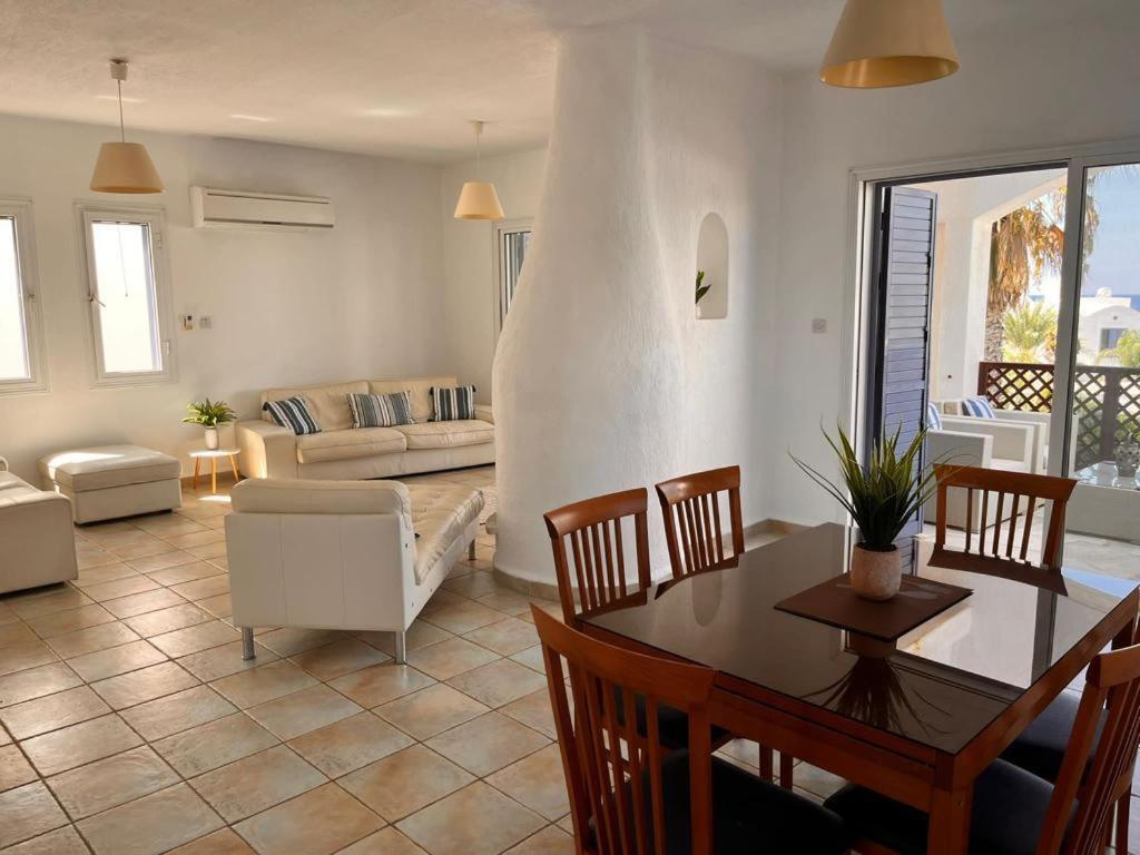 Sky Villa Paphos Bagian luar foto
